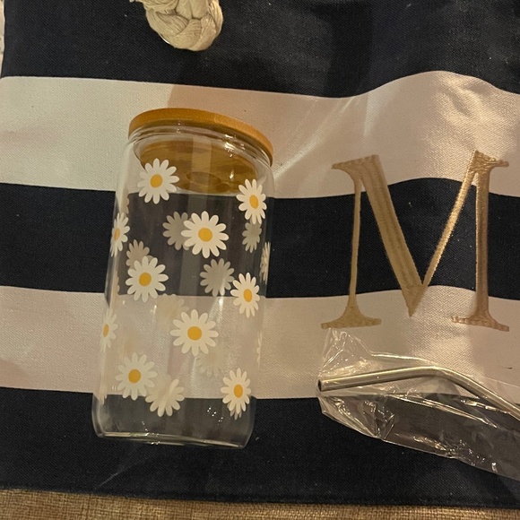 Beach Bag and Drinking Glass with lid and reusable straw - Picture 2 of 16